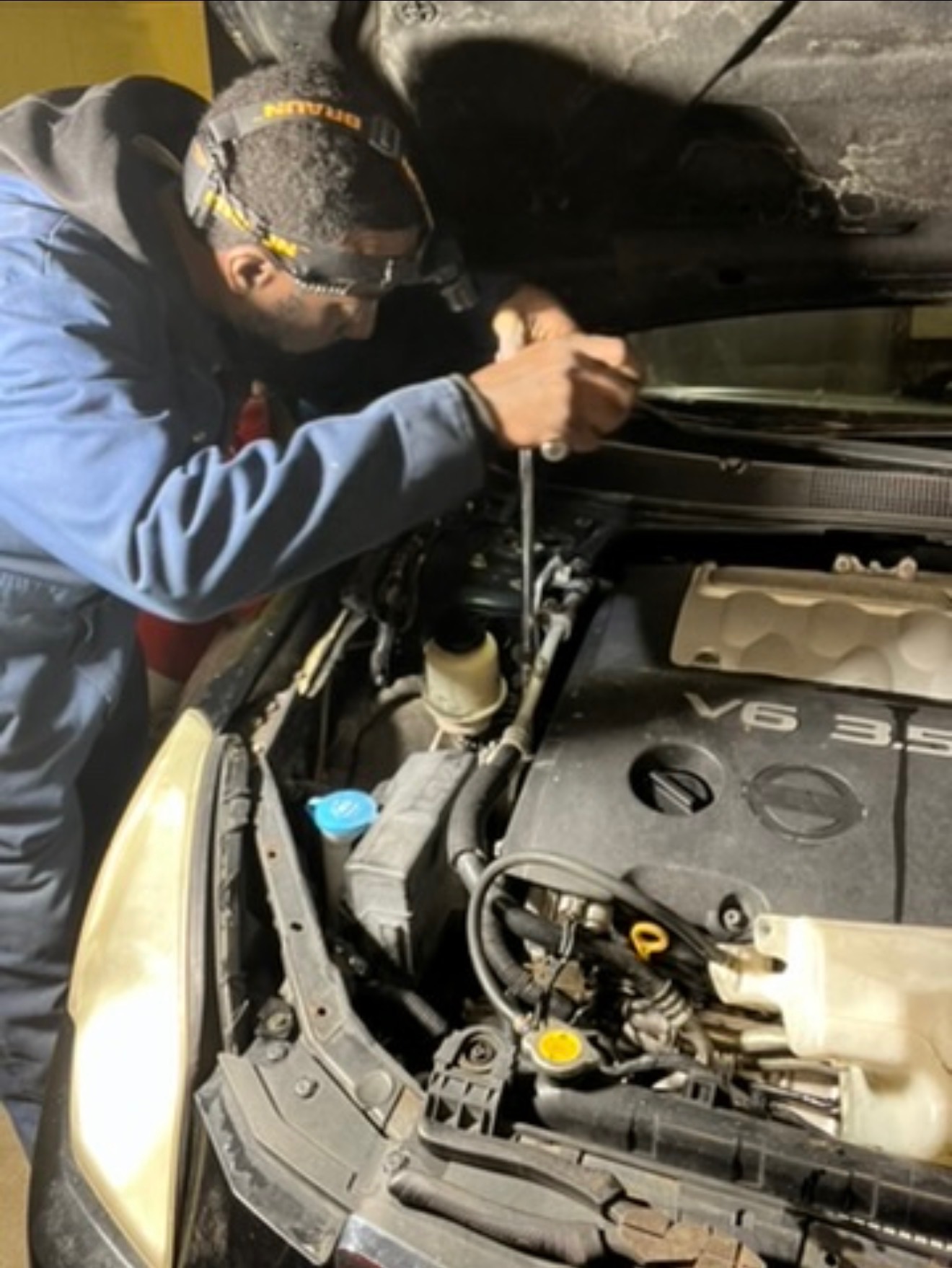 Hands-on V6 engine diagnostics under the hood